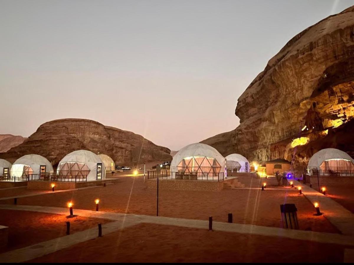 Orbit Camp Hotel Wadi Rum Buitenkant foto