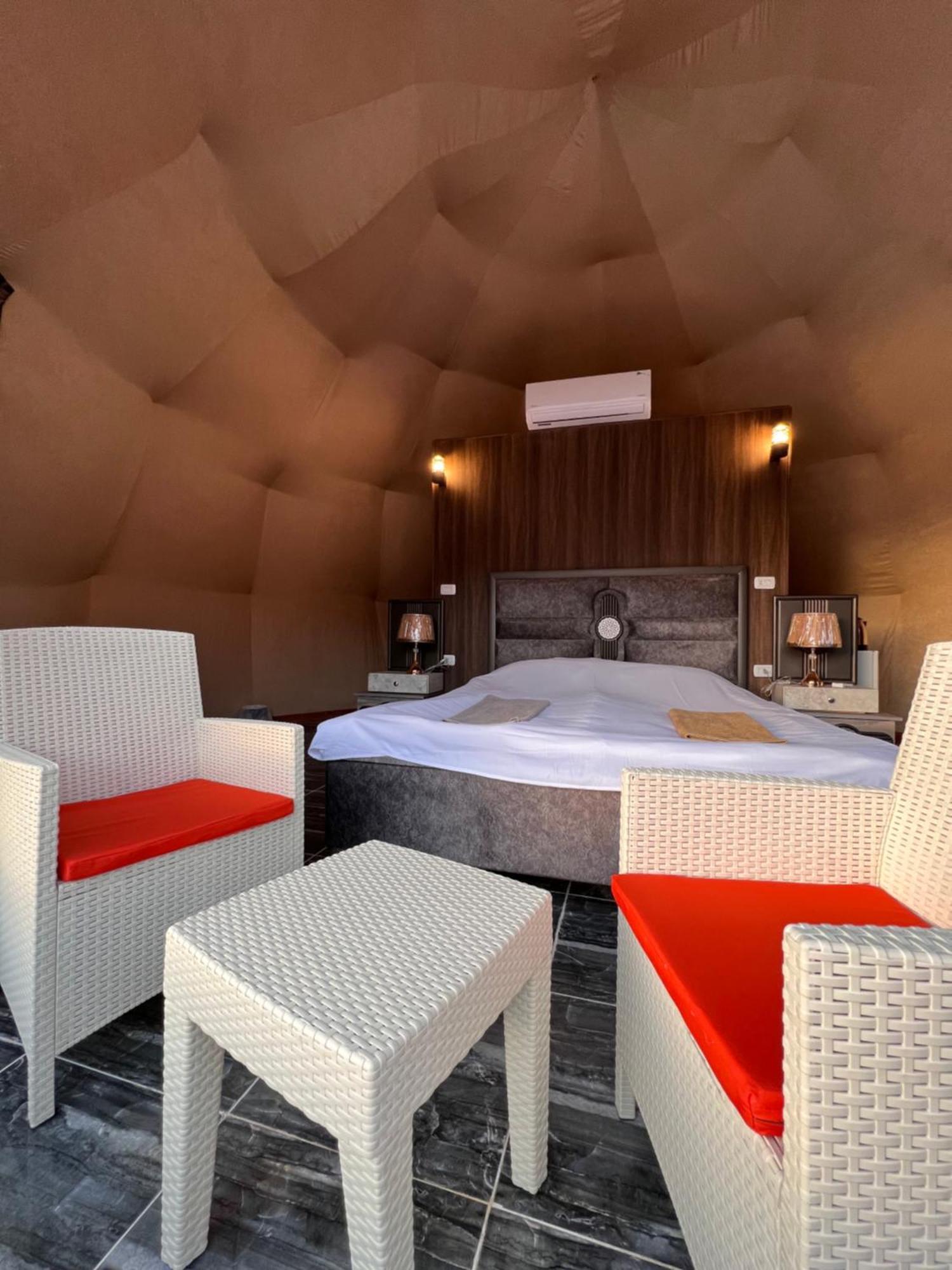 Orbit Camp Hotel Wadi Rum Buitenkant foto