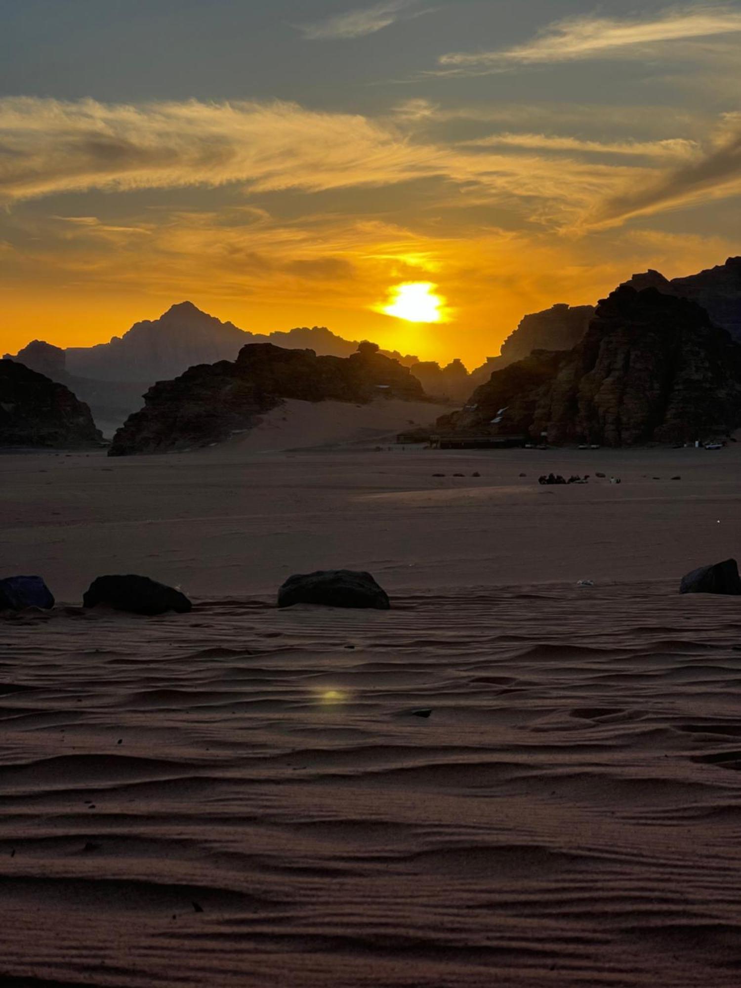 Orbit Camp Hotel Wadi Rum Buitenkant foto