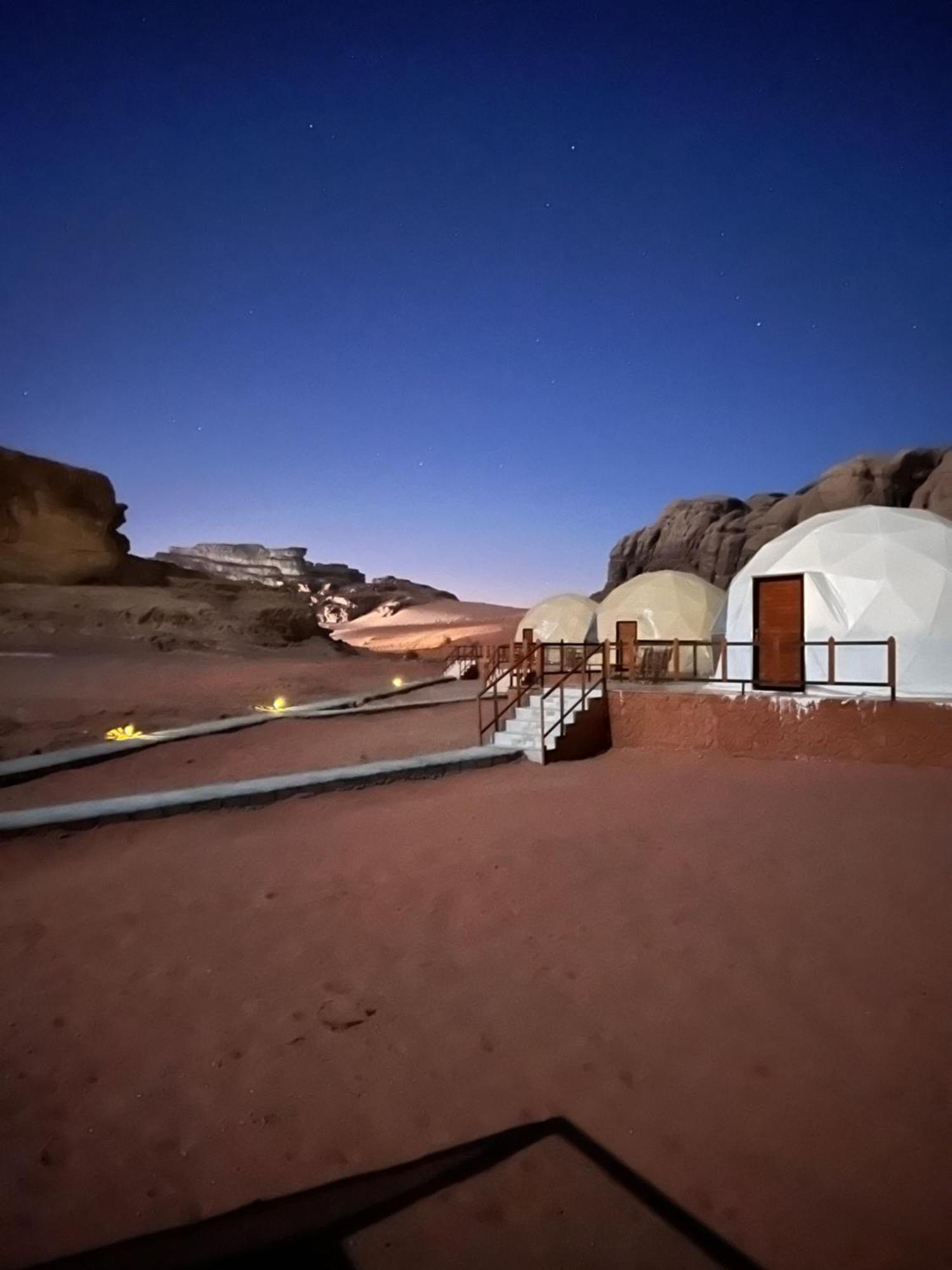 Orbit Camp Hotel Wadi Rum Buitenkant foto